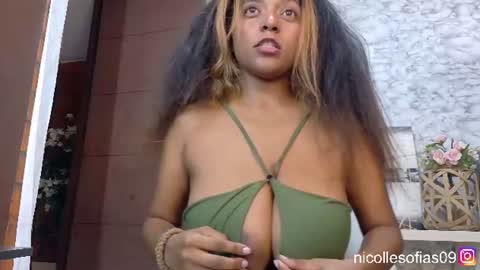 nicolle4 online show from 06/20/26, 07:16