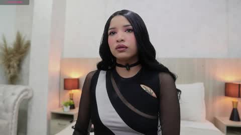 Nicolle Alvarez online show from 05/09/26, 11:26