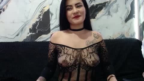nicolle gomes online show from 11/27/25, 11:29
