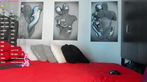 Snapshot of nicolle_hanks1 chatting on 01/14/25, 02:29 nicolle_hanks1 online show from 01/14/25, 02:29