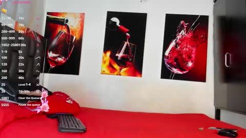 Snapshot of nicolle_hanks1 chatting on 10/07/25, 11:46 nicolle_hanks1 online show from 10/07/25, 11:46