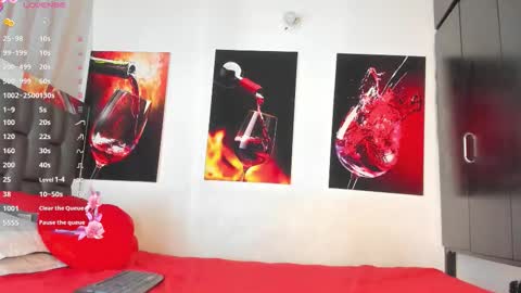 Snapshot of nicolle_hanks1 chatting on 10/18/25, 02:03 nicolle_hanks1 online show from 10/18/25, 02:03