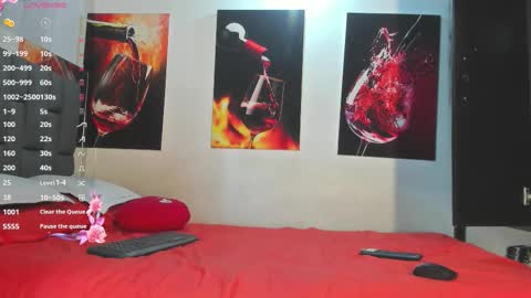 Snapshot of nicolle_hanks1 chatting on 10/25/25, 01:24 nicolle_hanks1 online show from 10/25/25, 01:24