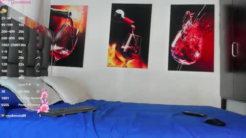 Snapshot of nicolle_hanks1 chatting on 11/13/25, 02:49 nicolle_hanks1 online show from 11/13/25, 02:49