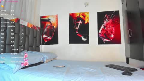 Snapshot of nicolle_hanks1 chatting on 02/10/26, 03:10 nicolle_hanks1 online show from 02/10/26, 03:10