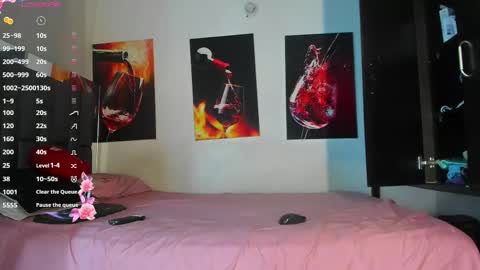 Snapshot of nicolle_hanks1 chatting on 03/16/26, 01:33 nicolle_hanks1 online show from 03/16/26, 01:33