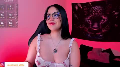 Snapshot of nicolle_ruizz chatting on 12/03/25, 10:35 Nicoll online show from 12/03/25, 10:35