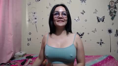 Snapshot of nicolle_sky chatting on 01/07/26, 02:52 nicolle_sky online show from 01/07/26, 02:52