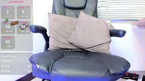 nicolle_smithh_ online show from 05/07/26, 11:59