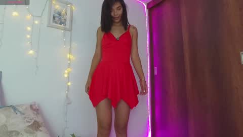 Snapshot of nicolle_swt chatting on 05/20/26, 11:22 Nicolle online show from 05/20/26, 11:22