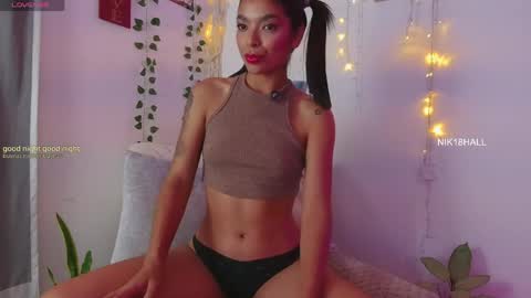 Snapshot of nicolle_swt chatting on 06/07/26, 01:10 Nicolle online show from 06/07/26, 01:10