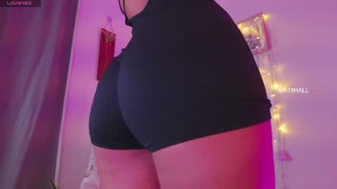 Snapshot of nicolle_swt chatting on 06/17/26, 01:08 Nicolle online show from 06/17/26, 01:08