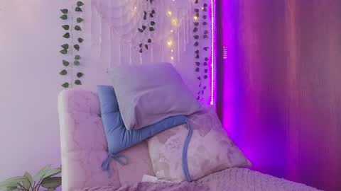 Nicolle online show from 07/28/26, 02:13
