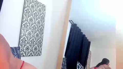 Snapshot of nicollelima chatting on 02/14/25, 01:23 Nicolle Lima online show from 02/14/25, 01:23