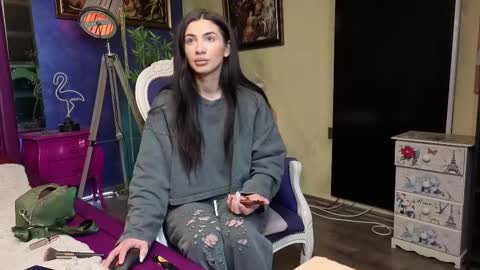 Snapshot of nicollepalmer chatting on 02/26/25, 07:42 Nicolle online show from 02/26/25, 07:42