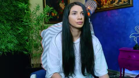 Nicolle online show from 11/06/25, 09:54