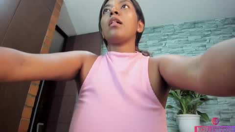 nicollesofia3 online show from 02/07/25, 06:45