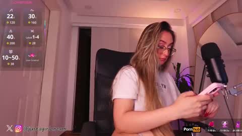 Nicollet online show from 09/20/25, 01:50