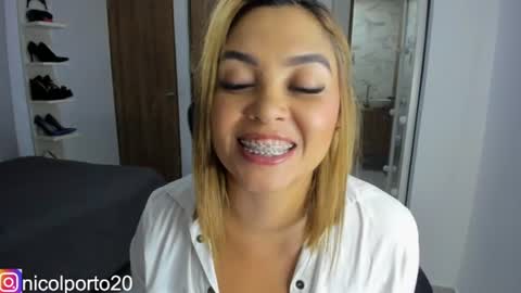 Snapshot of nicolporto chatting on 07/25/26, 11:19 Nicol online show from 07/25/26, 11:19