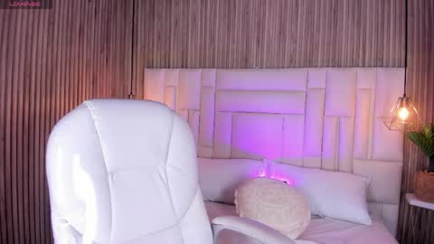 Snapshot of nicolsantoss chatting on 05/28/26, 11:18 Nicol online show from 05/28/26, 11:18