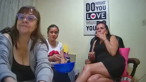 nicoltatiana_ online show from 09/23/25, 11:52
