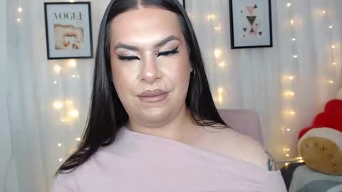 Snapshot of nicoobaby chatting on 02/15/25, 10:42 nicoobaby online show from 02/15/25, 10:42