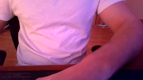 Snapshot of nigelldoeverything chatting on 11/02/25, 09:00 nigelldoeverything online show from 11/02/25, 09:00