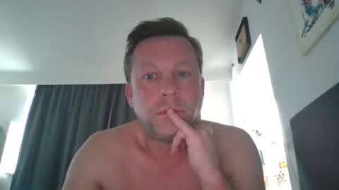 Snapshot of nightbreed3 chatting on 04/03/26, 12:25 Daniel online show from 04/03/26, 12:25