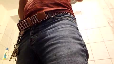 Snapshot of nighthawk28 chatting on 02/23/26, 05:43 MikeVanDyck online show from 02/23/26, 05:43