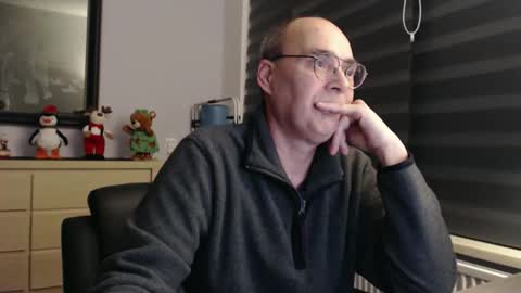 Snapshot of nightkeeper63 chatting on 11/27/25, 10:01 nightkeeper63 online show from 11/27/25, 10:01