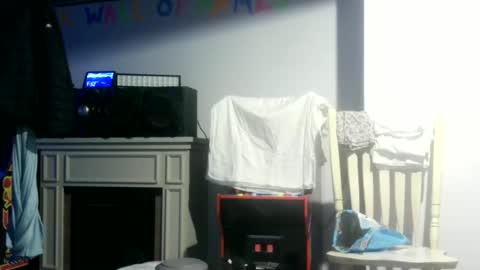 Snapshot of nightlifecouple chatting on 12/15/24, 06:51 nightlifecouple online show from 12/15/24, 06:51