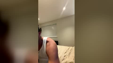 Snapshot of nightvyre chatting on 02/15/26, 05:42 nightvyre online show from 02/15/26, 05:42