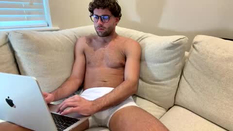 Snapshot of nightvyre chatting on 03/01/26, 03:58 nightvyre online show from 03/01/26, 03:58