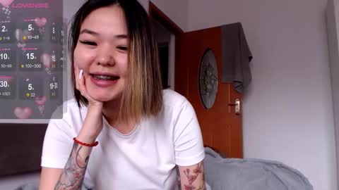 Snapshot of niia_osaki chatting on 09/16/25, 09:43 Niia online show from 09/16/25, 09:43