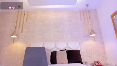 NiiaMoore online show from 01/17/25, 08:11