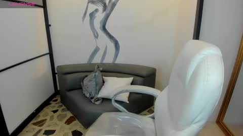 Anni online show from 02/13/25, 09:17