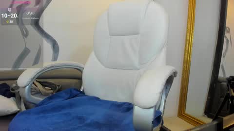 Anni online show from 02/15/25, 01:21