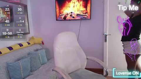 Snapshot of niickylovee chatting on 05/12/26, 10:34 Nicolle Bustamante online show from 05/12/26, 10:34