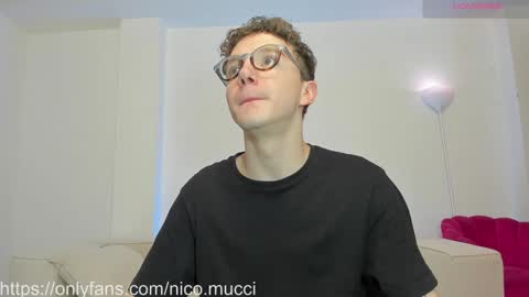 Snapshot of niico_18 chatting on 01/13/25, 02:18 Nicolas Mucci online show from 01/13/25, 02:18