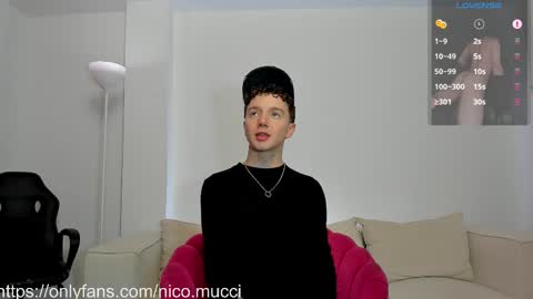 Snapshot of niico_18 chatting on 03/08/25, 08:33 Nicolas Mucci online show from 03/08/25, 08:33