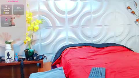Snapshot of niicol_bossy chatting on 06/24/26, 04:00 nicol online show from 06/24/26, 04:00