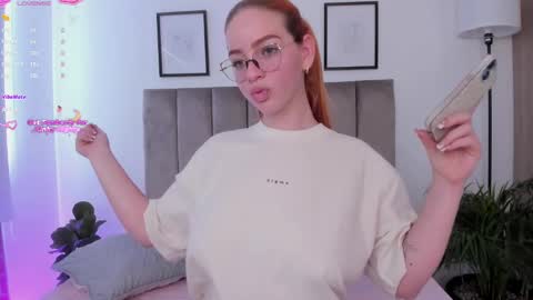 Snapshot of niicoleta2 chatting on 11/23/25, 08:52 Niicoleta online show from 11/23/25, 08:52