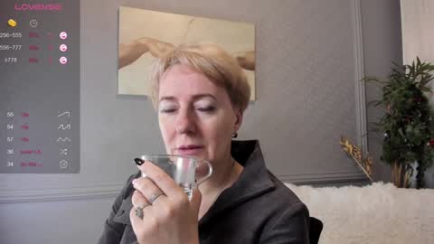 Nika online show from 12/24/24, 09:06