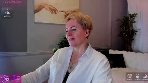 Nika online show from 01/17/25, 01:03