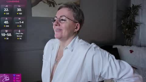 Nika online show from 02/14/25, 08:42