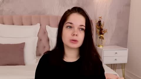 Nika online show from 10/21/25, 02:23