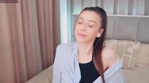 Nika online show from 05/31/26, 02:09