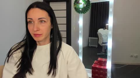 Snapshot of nikamiles chatting on 12/09/24, 06:03 Nika online show from 12/09/24, 06:03