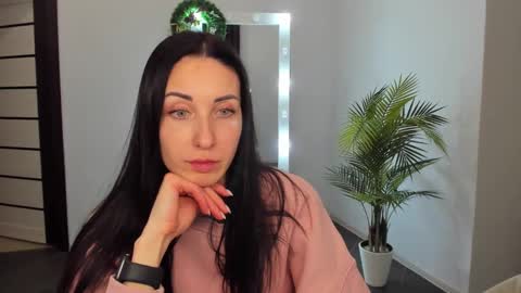 Snapshot of nikamiles chatting on 12/10/24, 07:22 Nika online show from 12/10/24, 07:22