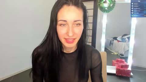 Snapshot of nikamiles chatting on 01/01/25, 05:00 Nika online show from 01/01/25, 05:00